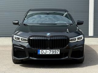 BMW 730 M-Sportpakett xDrive Facelift 3.0 195кВ