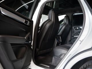 Porsche Cayenne Turbo 4.0 404kW