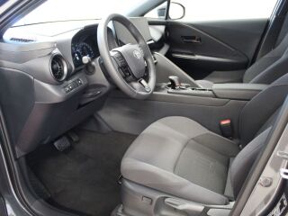 Toyota C-HR Style + Multimedia pakett 1.8 72kW