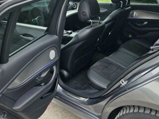 Mercedes-Benz E 220 AMG 2.0 143kW