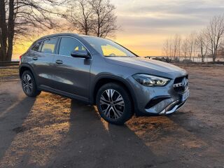 Mercedes-Benz GLA 180 Progressive package 1.3 100kW