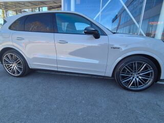 Porsche Cayenne Turbo S E-Hybrid 4.0 500kW