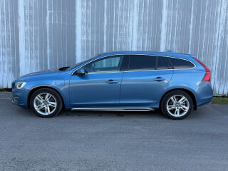 Volvo V60 Plug-In Hybrid AWD 2.4 D6 AWD 158кВ