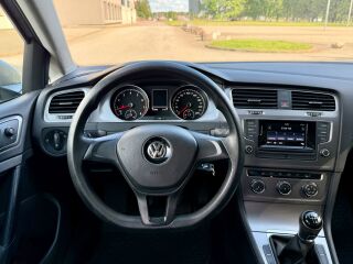 Volkswagen Golf VII Trendline 1.2 16V 63кВ