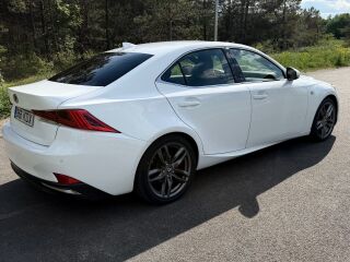 Lexus IS 300h f-sport 2.5 133kW