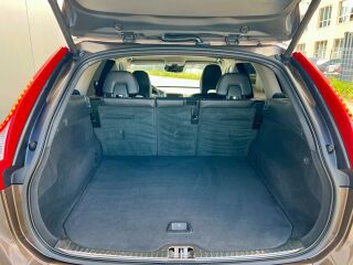 Volvo XC60 AWD Summum Polar+ 2.4 D4 140кВ
