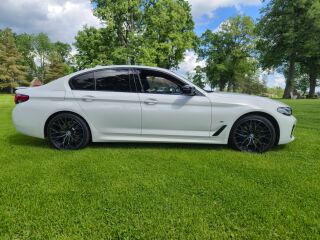 BMW 530 BMW 530e iPerformance M-Pakett Shadowline 2.0 215кВ