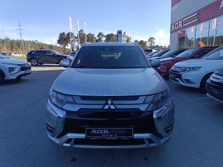 Mitsubishi Outlander Instyle Plus 4WD 2.4 PHEV 165kW