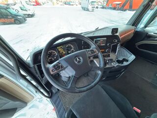 Mercedes-Benz Actros 2551 6x2 375kW