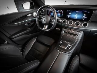 Mercedes-Benz E 300 E300e AMG 2.0 155kW