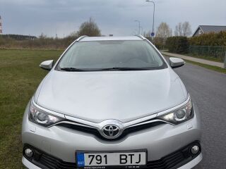 Toyota Auris 1.6 97кВ