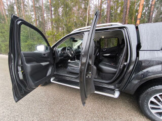 Nissan Navara NP300 Tekna 2.3 140кВ