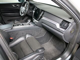 Volvo XC60 AWD R-DESIGN INTELLI SAFE PRO 2.0 D4 140kW