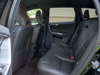 Volvo XC60 AWD Summum Intelli SAFE PRO Wntr 2.4 D4 R5 140кВ