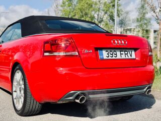 Audi S4 Cabriolet V8 RED 4.2 253kW