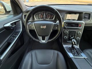 Volvo V60 Summum Facelift EU6 2.0 R4 D4 TDI 133kW
