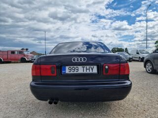 Audi A8 QUATTRO 4X4 3.7 V8 169kW