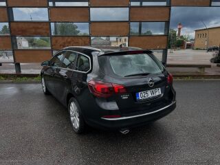Opel Astra 2.0 121kW