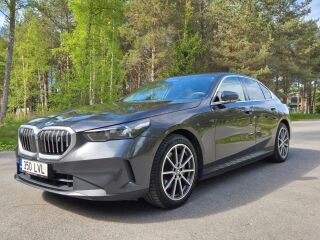 BMW i5 eDrive40 250кВ