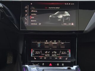 Audi e-tron 55 S-line 300кВ