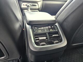 Volvo XC90 Inscription 2.0 165кВ