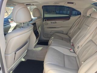 Lexus LS 600h Long Ottoman pakett 5.0 V8 290kW