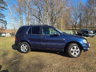 Mercedes-Benz ML 270 2.7 120kW