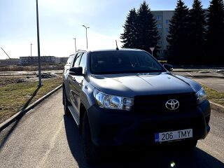 Toyota Hilux 2.4 110кВ
