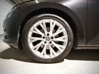 Skoda Superb Premium Edition 2.0 110kW
