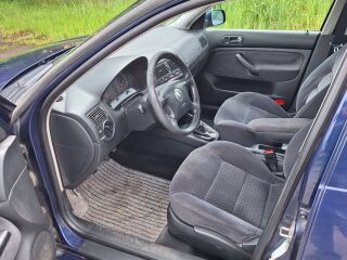 Volkswagen Golf 1.6 74кВ