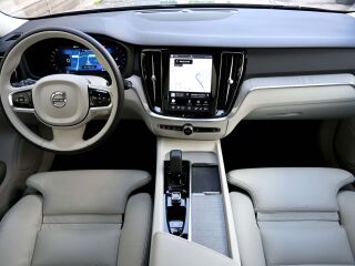 Volvo V60 Cross Country AWD INSCRIPTION INTELLI SAFE PRO 2.0 B4 mild hybrid 145кВ