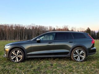 Volvo V60 Cross Country AWD Inscription B4 KERS 2.0 145kW
