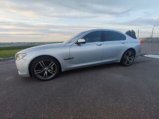BMW 740 Individual 3.0 225kW