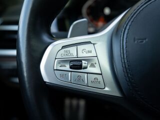 BMW 750 i xDrive M-Sportpakett 4.4 390кВ