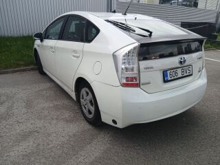 Toyota Prius 1.8 73кВ