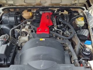Land Rover Defender 2.4 90kW