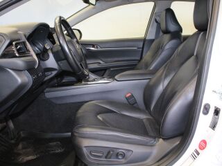 Toyota Camry Luxury Business 2.5 131kW