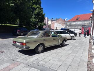 Mercedes-Benz 200 W123 2.0 44kW