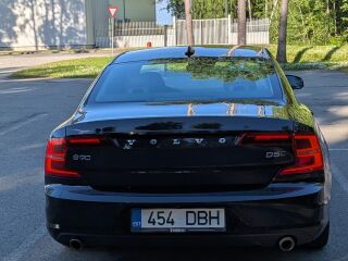 Volvo S90 D5 AWD MOMENTUM 2.0 173kW