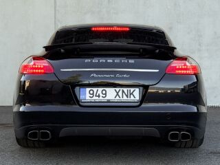Porsche Panamera Turbo 4.8 V8 368kW