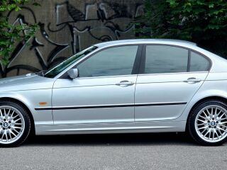 BMW 325 2.5 R6 M54B25 141kW