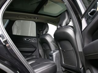 Volvo XC60 XC60 INSCRIPTION RECHARGE LUXURY FULL 2.0 T8 Twin Engine Plug-In-Hybrid 288kW