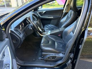Volvo XC60 Summum MY 2012 2.4 D5 151kW