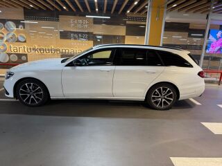 Mercedes-Benz E 200 T Modell facelift Night paket 118kW