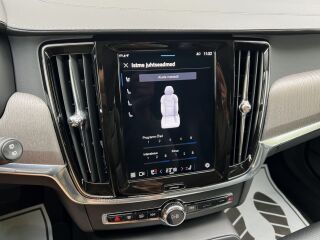 Volvo V90 Cross Country Inscription Facelift AWD MY22 2.0 B5 KERS MILD Kerghübriid 183kW