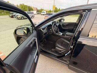 Toyota RAV4 Luxury Plus 2.5 131kW