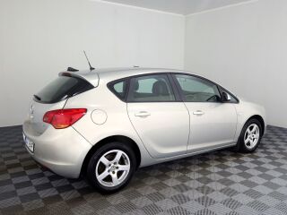 Opel Astra Elegance 1.7 CDTi 92кВ
