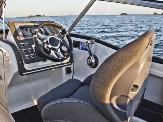 XO 240 RS Evinrude 300 E-TEC