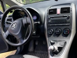 Toyota Auris 1.4 71kW