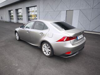 Lexus IS 300h 2.5 133kW
